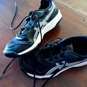 Size 7 men's Asics